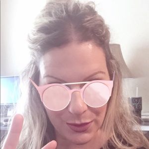 Meet your Posher, Cheri